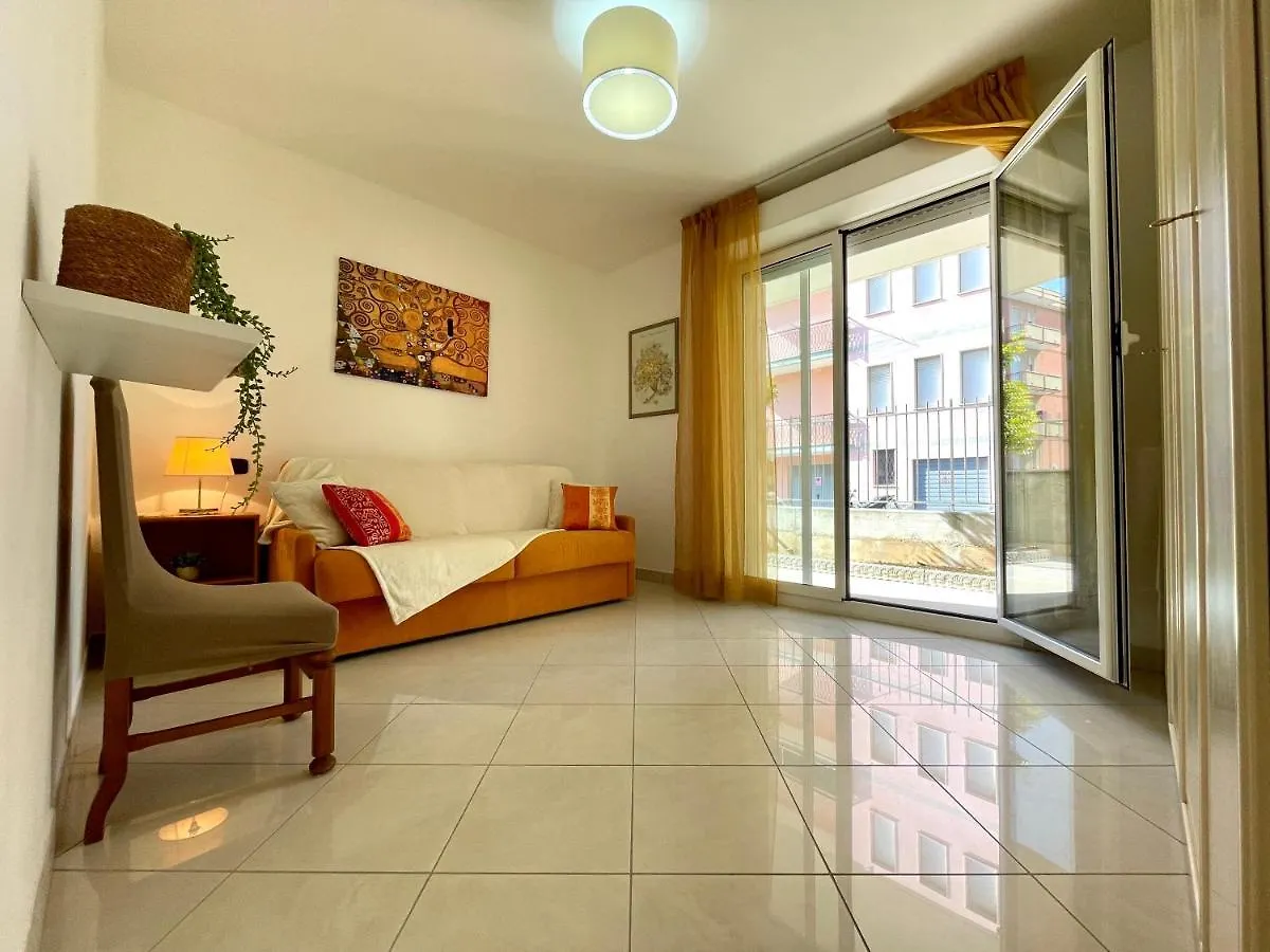 300Mt Dal Mare - Wi-Fi - Ampio Terrazzo - Free Parking Διαμέρισμα Ceriale 0*,  Ιταλία